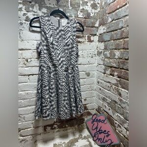 Prose & Poetry Gray and White Checkered Sleeveless Mini Length Dress. Size Small
